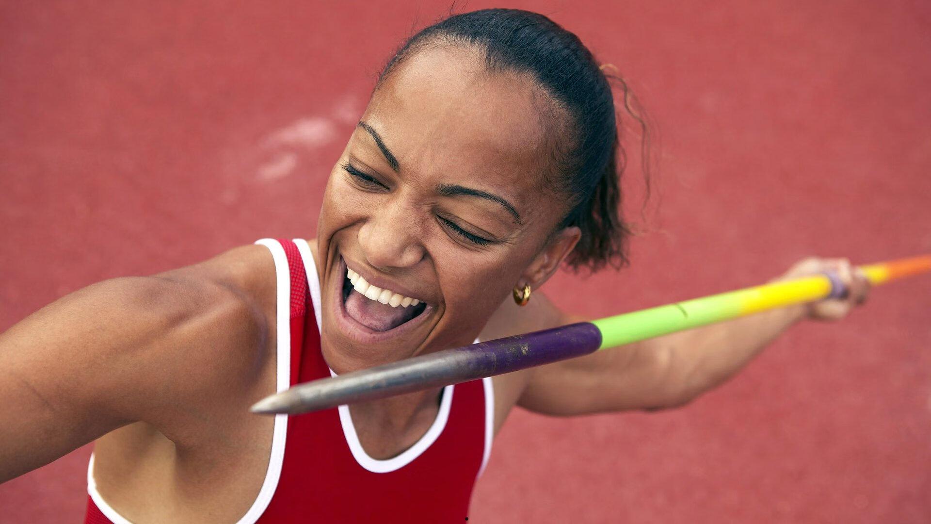 自由泳巅峰对决，世界冠军刷新纪录，新星闪耀国际赛场